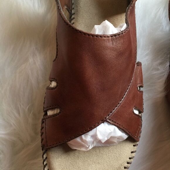 New! Naturalizer Brown Leather Sandals! Comfy - Picture 7 of 7